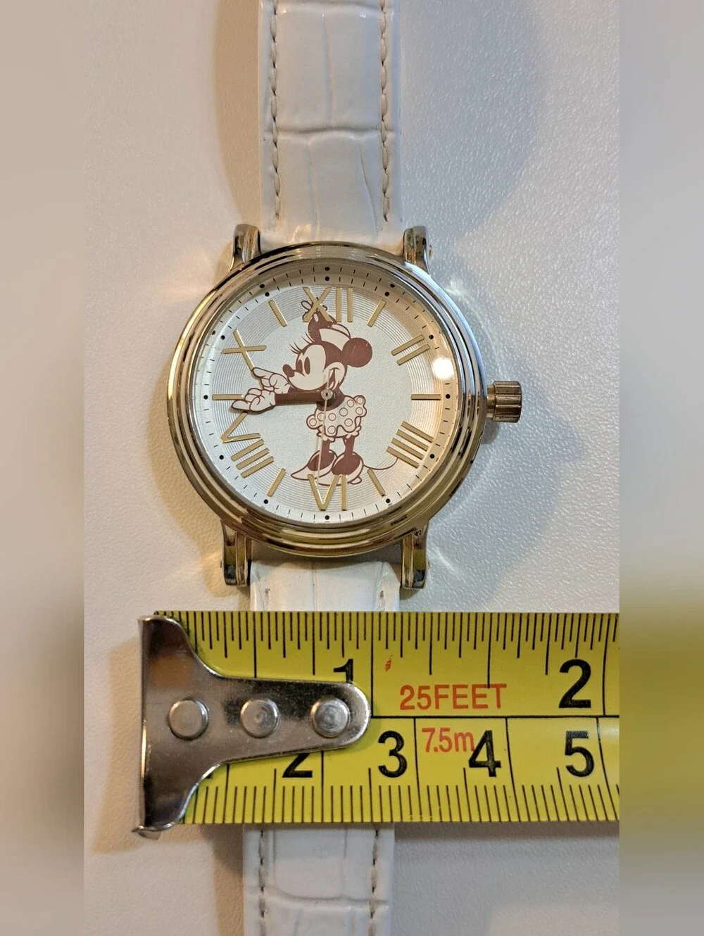 Vintage Disney Minnie Mouse Women's Articulating Hands Watch